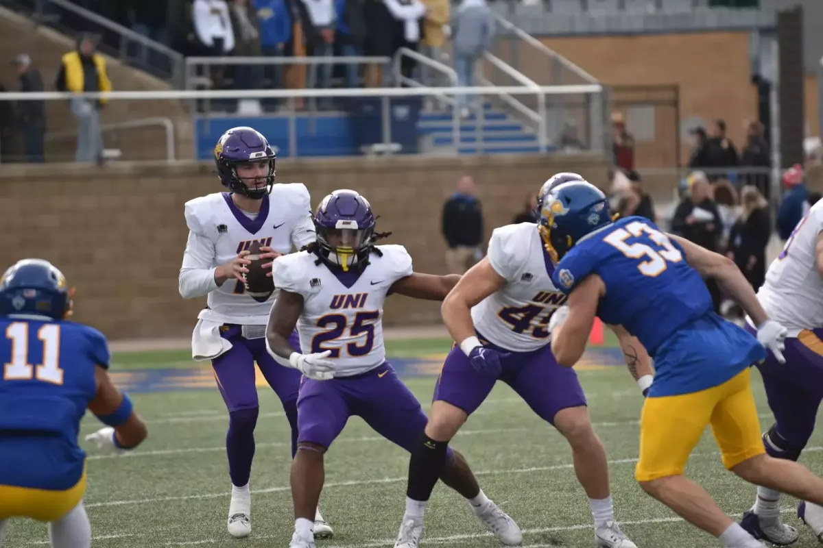 Parking Youngstown State Penguins at Northern Iowa Panthers Football