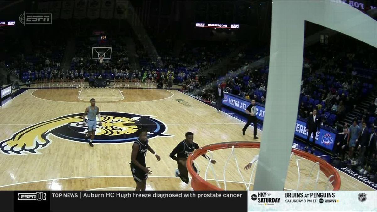 Saint Peter's Peacocks at Quinnipiac Bobcats Mens Basketball