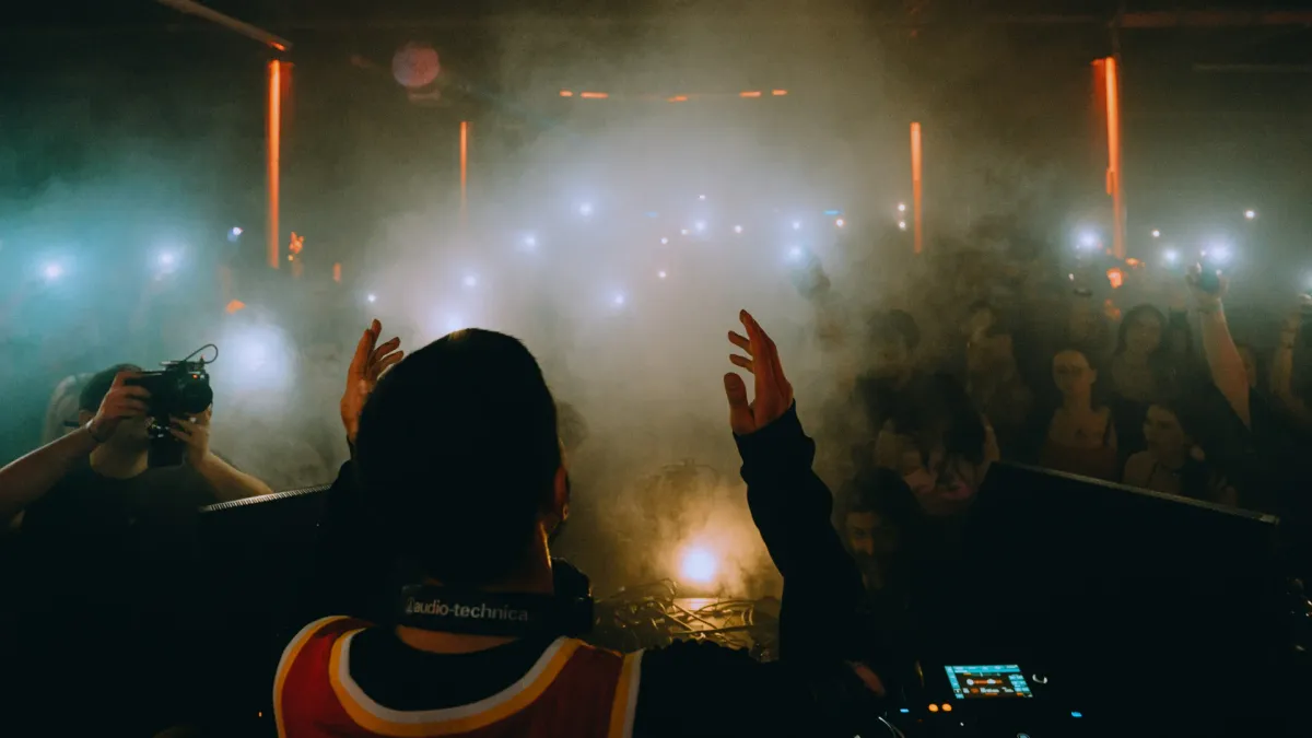 Hamdi, Mr. Carmack in Los Angeles
