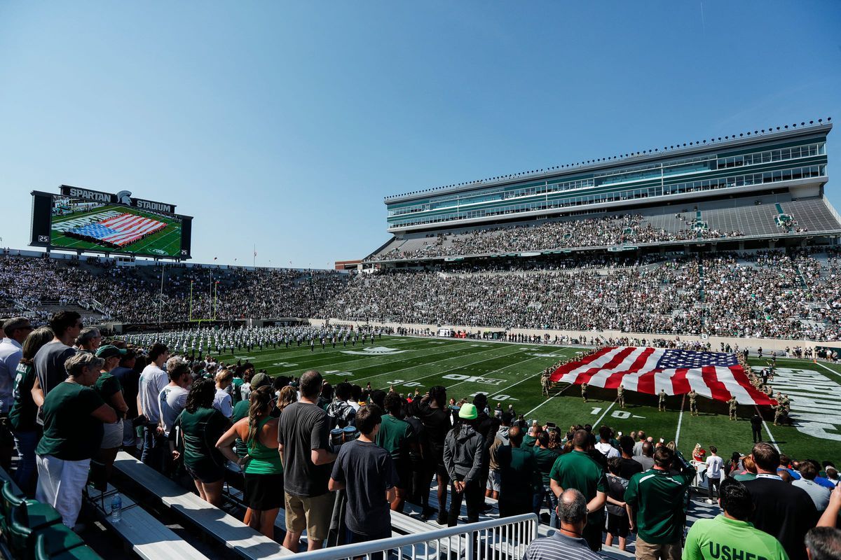 Youngstown State Penguins at Michigan State Spartans Football at Spartan Stadium-MI