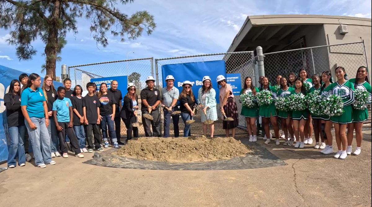 Parking Mark Twain Tonight - Logan