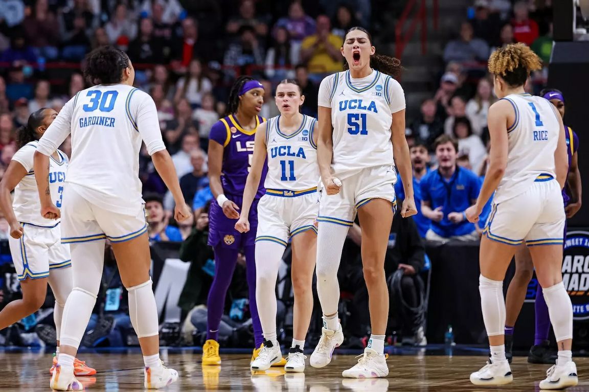 Washington Huskies at UCLA Bruins Womens Basketball at Pauley Pavilion - UCLA