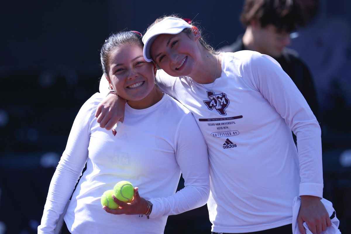 Parking Georgia Bulldogs at Texas A&M Aggies Womens Volleyball