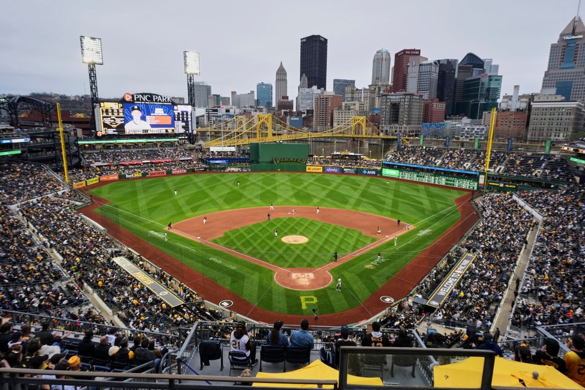 Parking Pittsburgh Pirates at St. Louis Cardinals