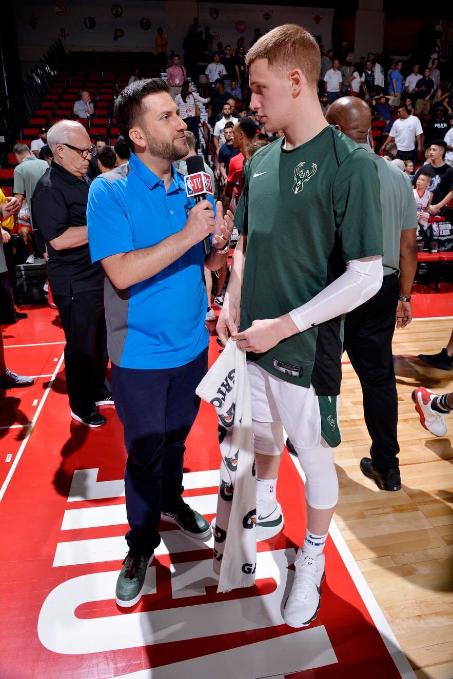 San Antonio Spurs at Milwaukee Bucks at Fiserv Forum