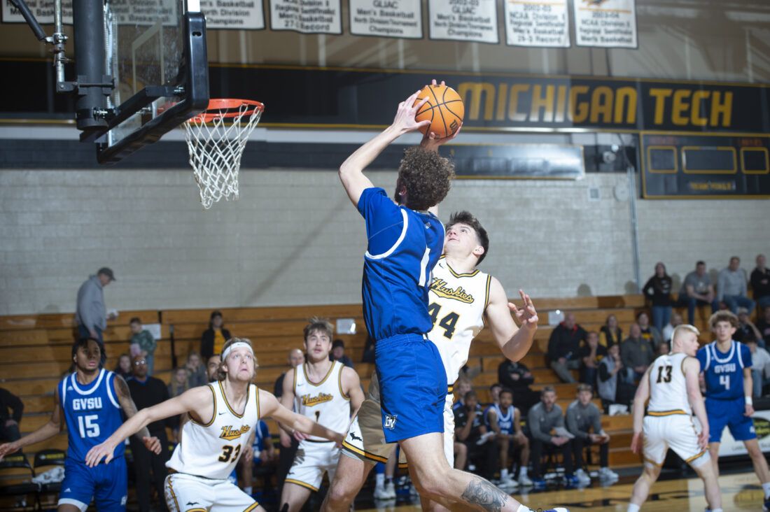Grand Valley State Lakers vs. Michigan Tech Huskies