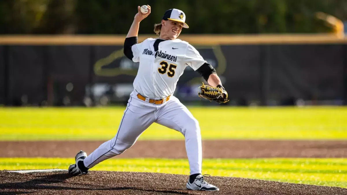 Parking Old Dominion Monarchs at Coastal Carolina Chanticleers Mens Basketball