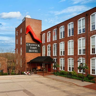 Craddock Terry Hotel-Waterstone Pizza-Shoemakers