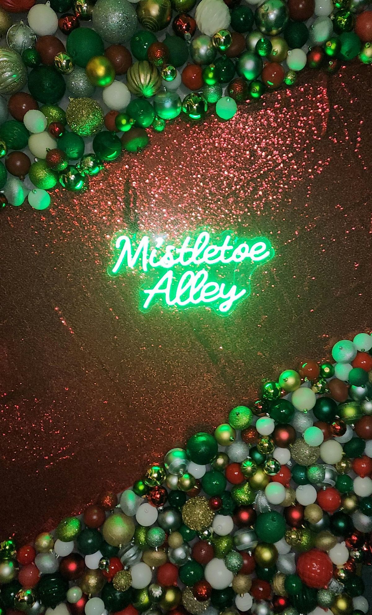 Mistletoe Alley - Christmas in Millstadt