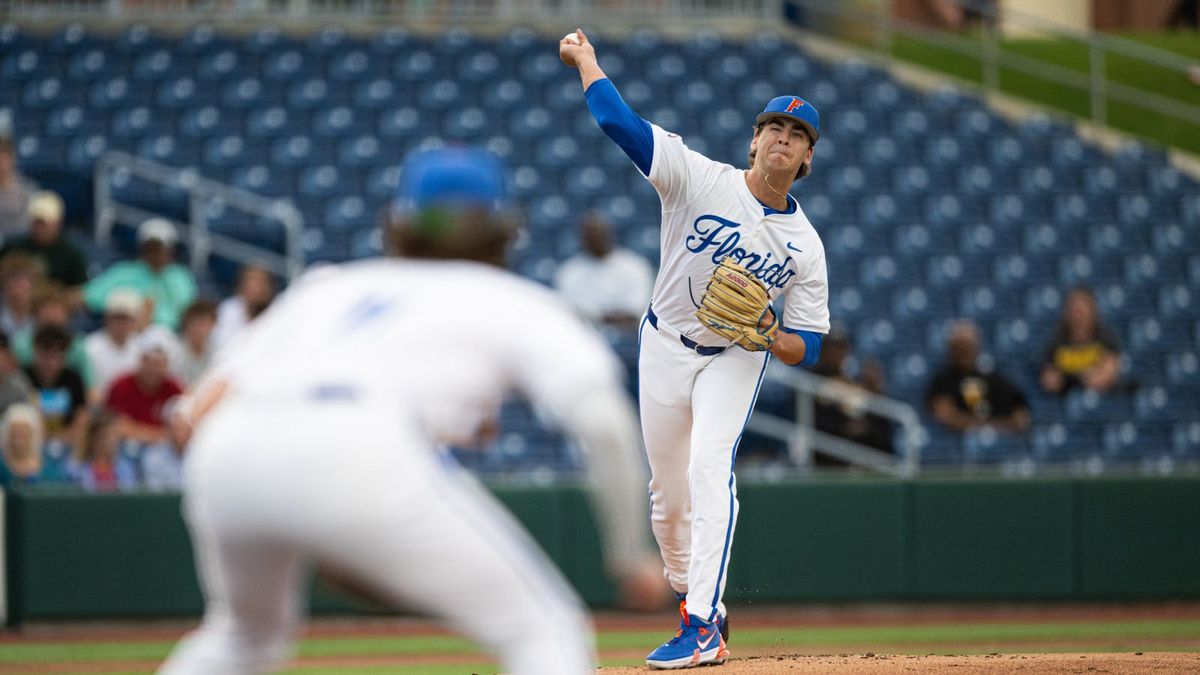 Parking Arkansas Razorbacks at Florida Gators Womens Basketball