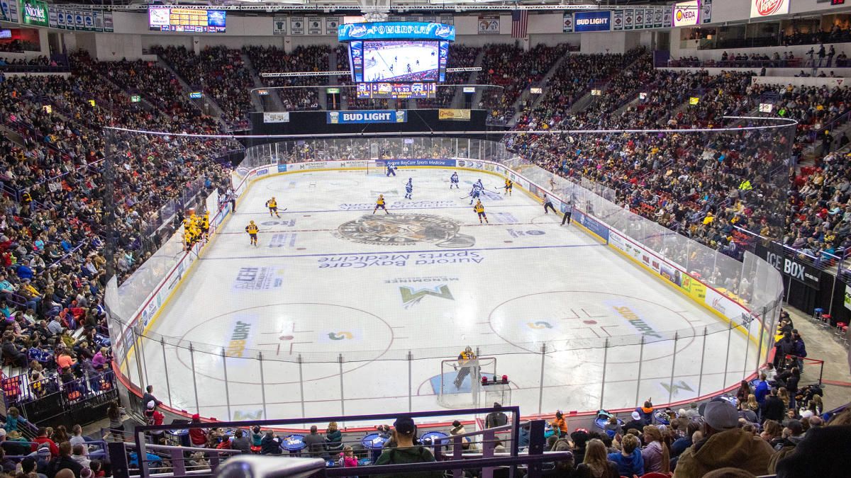Parking Lincoln Stars at Green Bay Gamblers