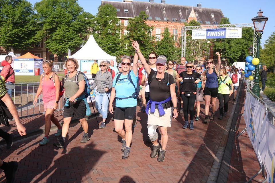 10 kilometer wandelen voor onderzoek naar hersentumoren tijdens de