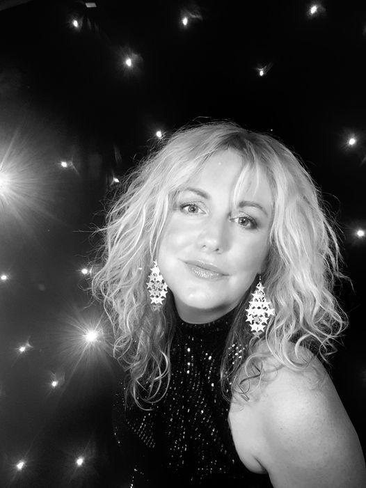 Lainie Live at Cinquieme Bar & Restaurant!