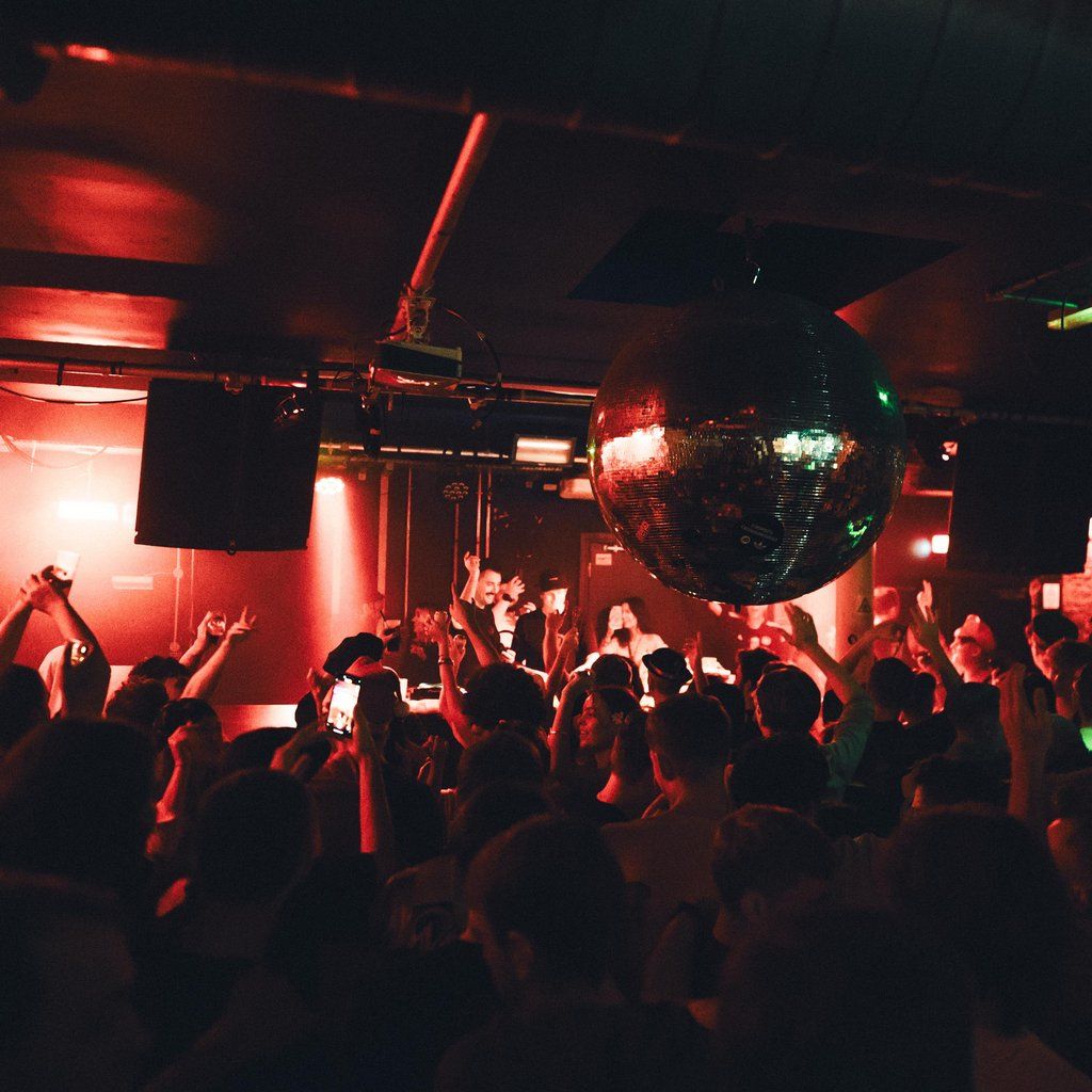 Glass x Modern Funktion Halloween - Papa Nugs & Milion