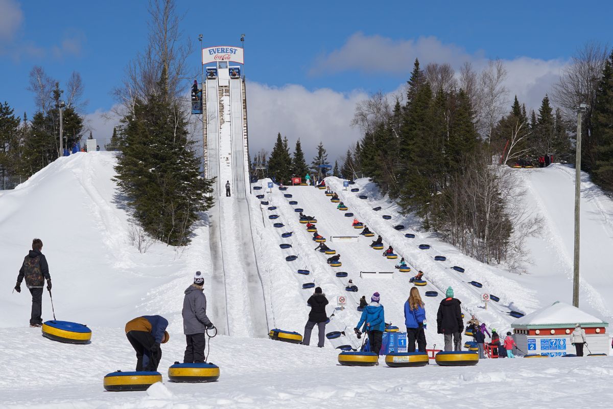 Parking Newfoundland Regiment at Quebec Remparts