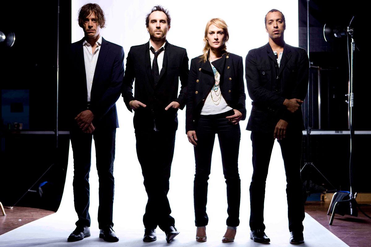 Metric with Broken Social Scene and Stars