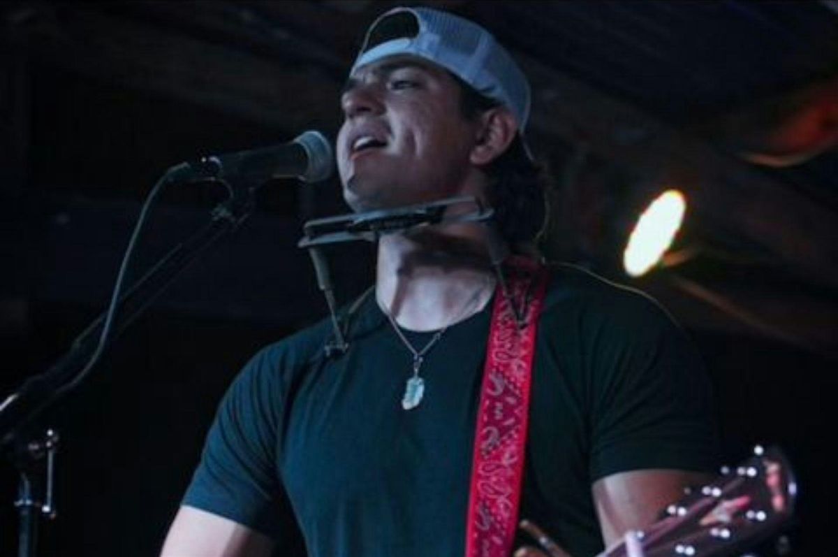 Jerry Almaraz | Cavalry Court & Canteen Bar & Grill | Century Court , TX