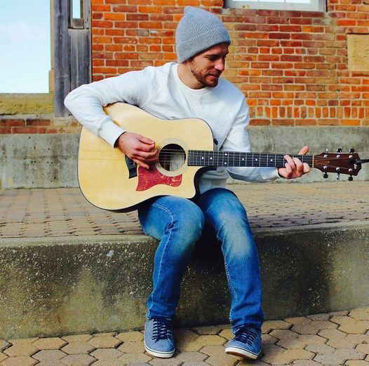 Matt Castle *LIVE at AZUR*