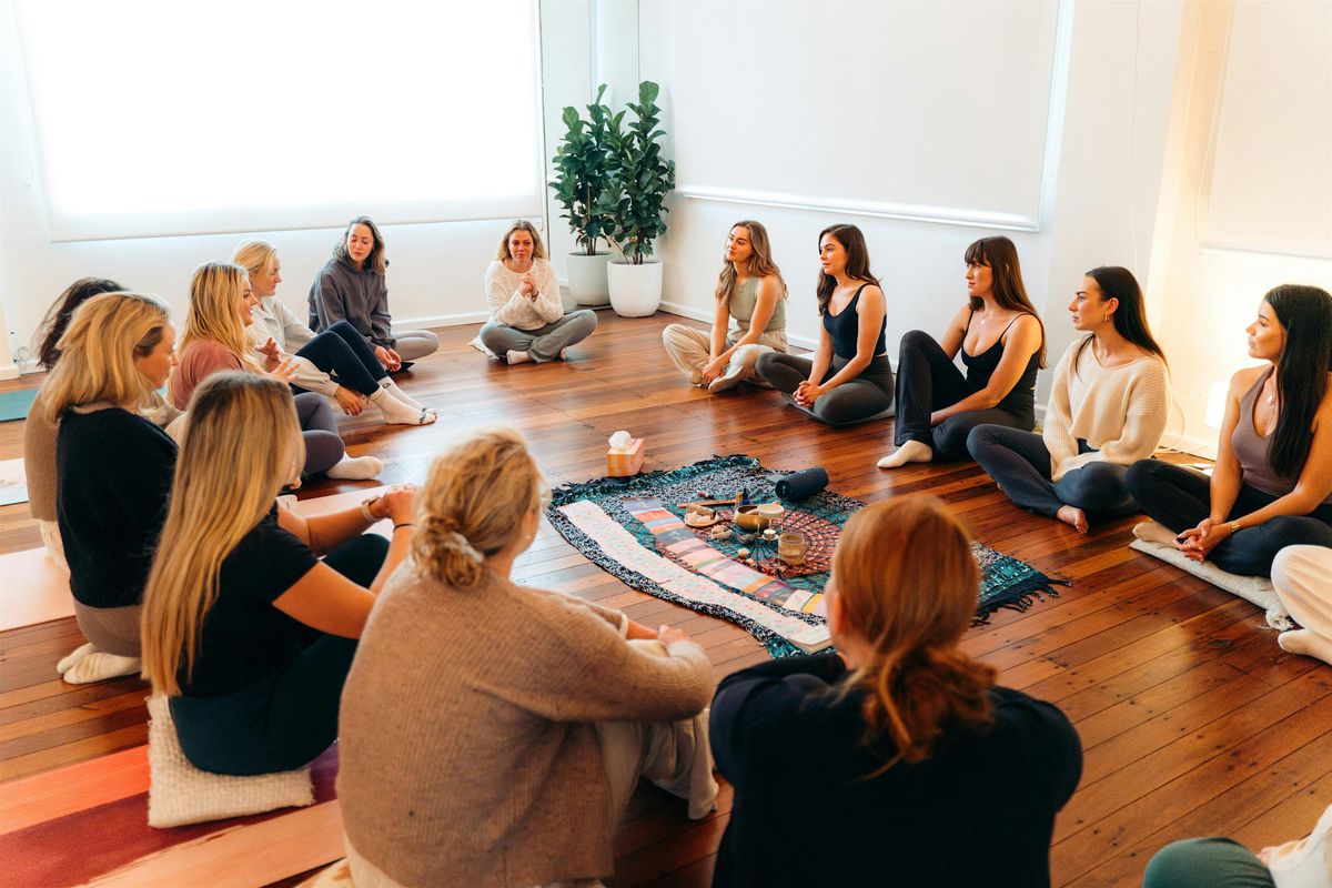 Womens Christmas Circle