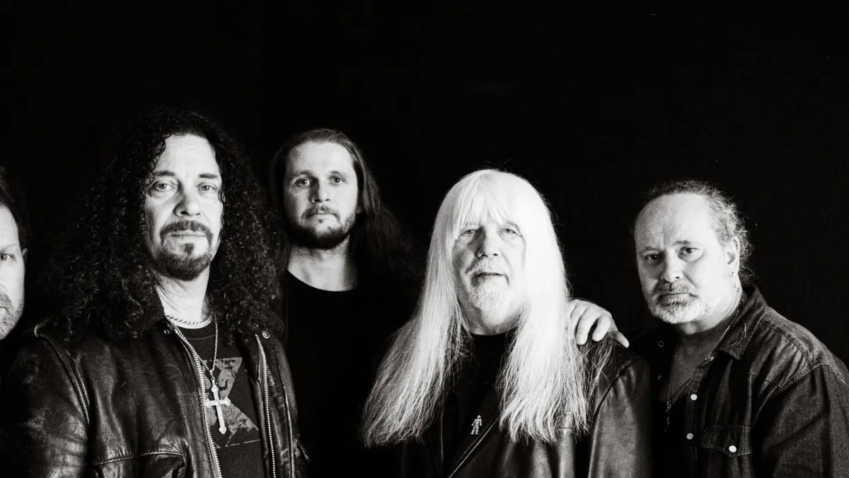 Sweet, Bobbie Dazzle in Gateshead