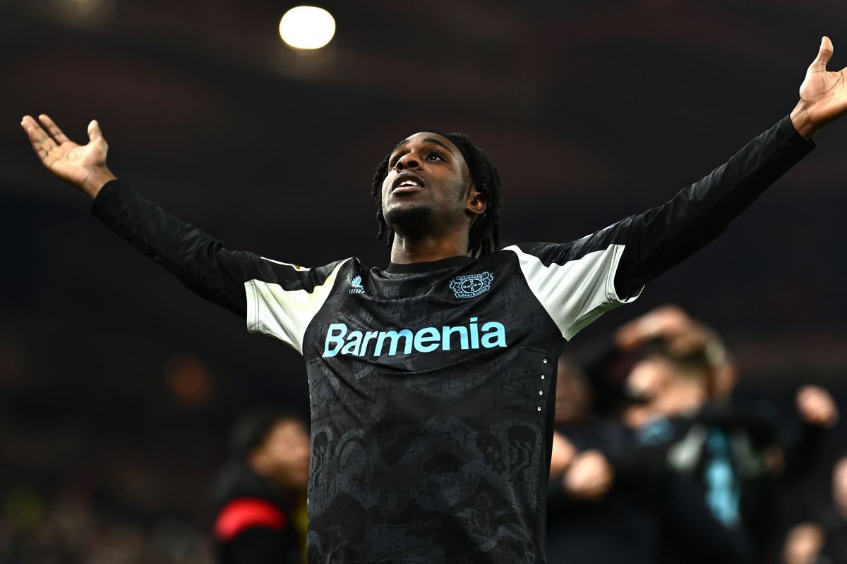 VFB Stuttgart vs Bayer 04 Leverkusen at MHP Arena