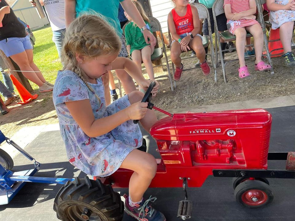 Kids Pedal Tractor Pulling at Mazo Wild West Days