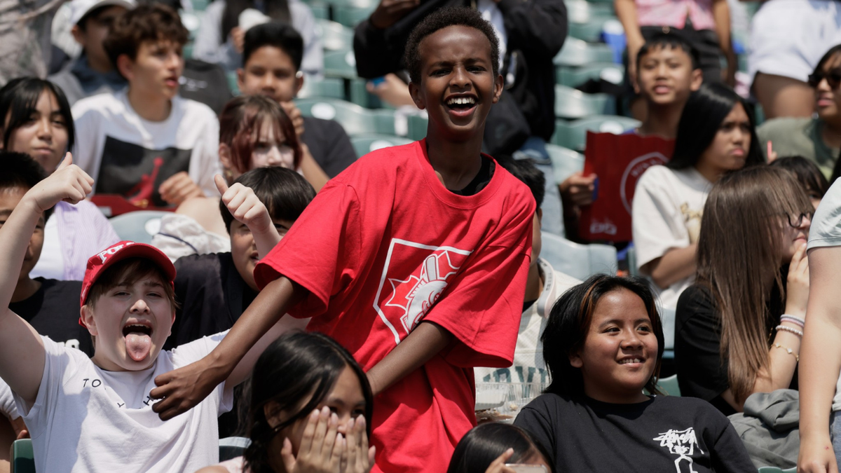 Kane County Cougars at Winnipeg Goldeyes at Blue Cross Park