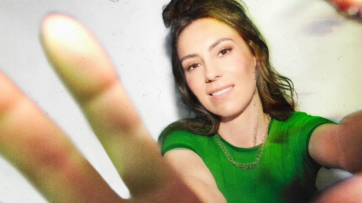 Amy Shark in Hamilton