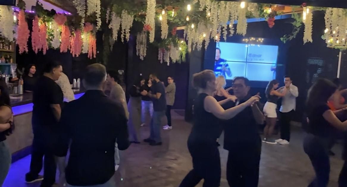 Friday Night Salsa Class by Alejandro Sol!