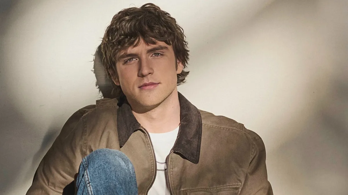 Vincent Mason, Zach John King in Athens