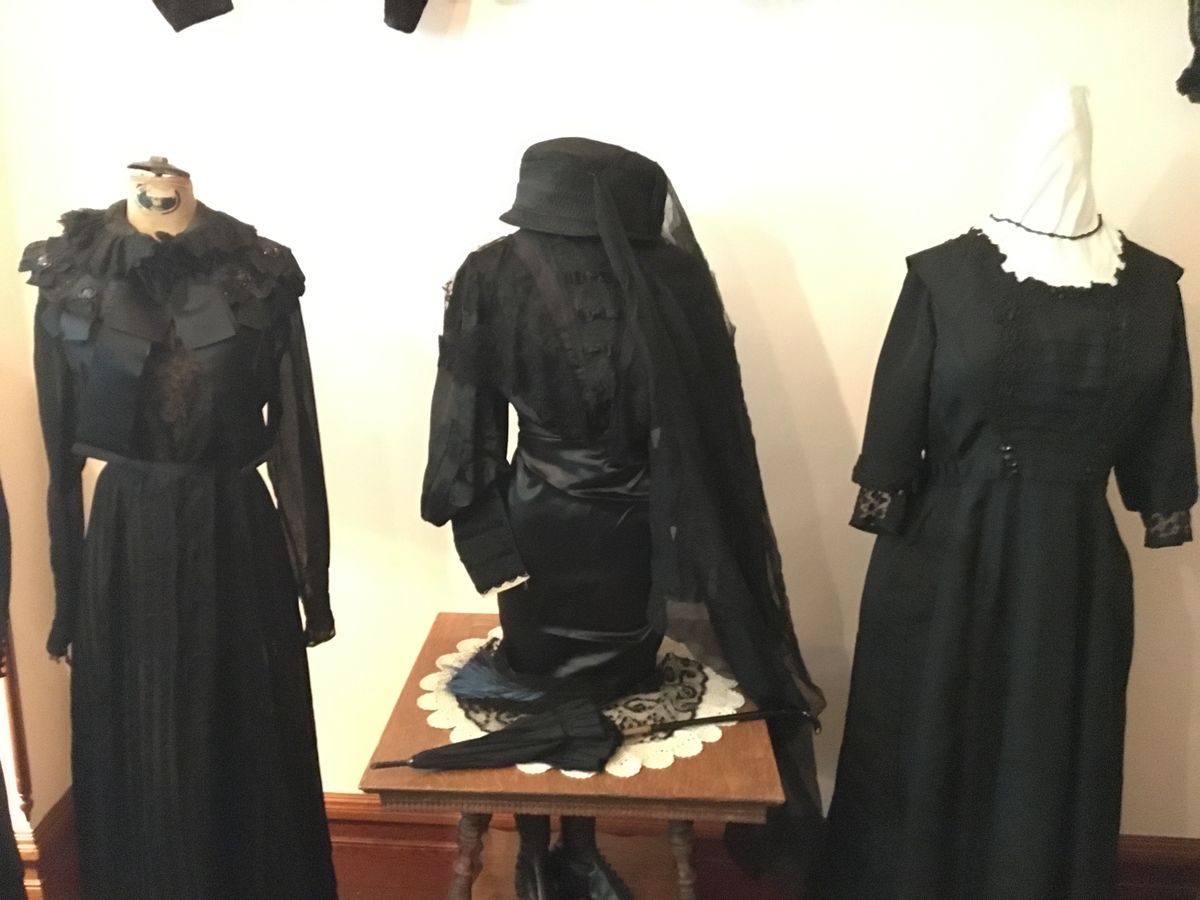 Memento Mori: Mourning History Talk