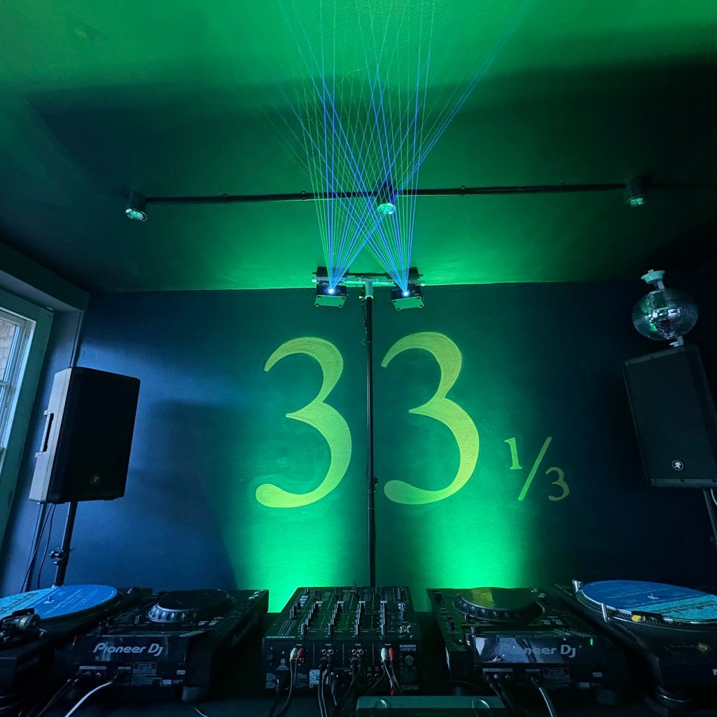 33 1\/3 Presents... 90's Vs 00's