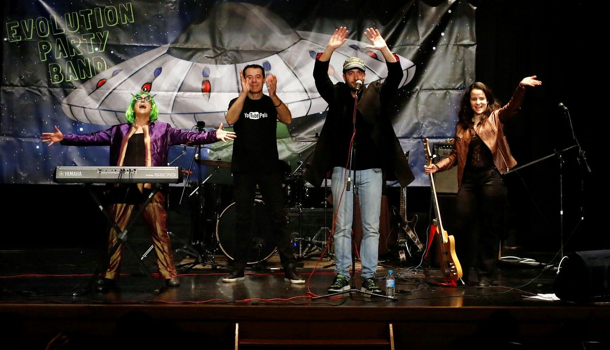ESPECTACULO MUSICAL FAMILIAR: EVOLUTION PARTY BAND