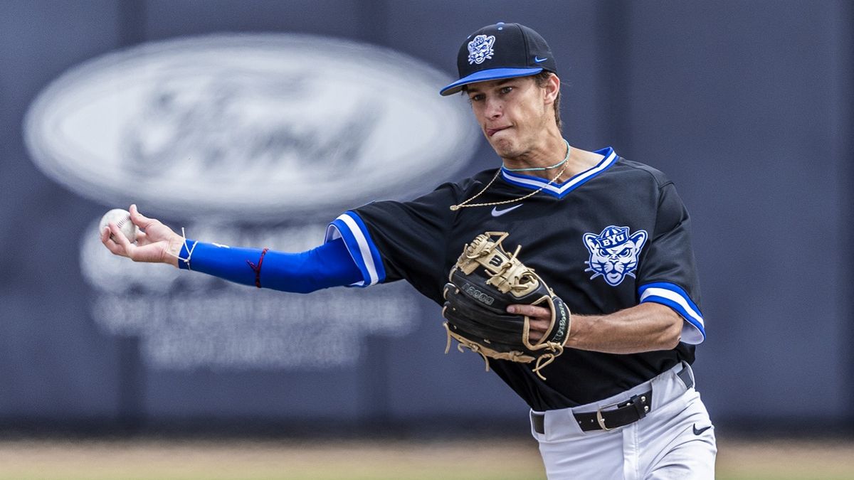 Parking Omaha Mavericks at Nebraska Cornhuskers Baseball