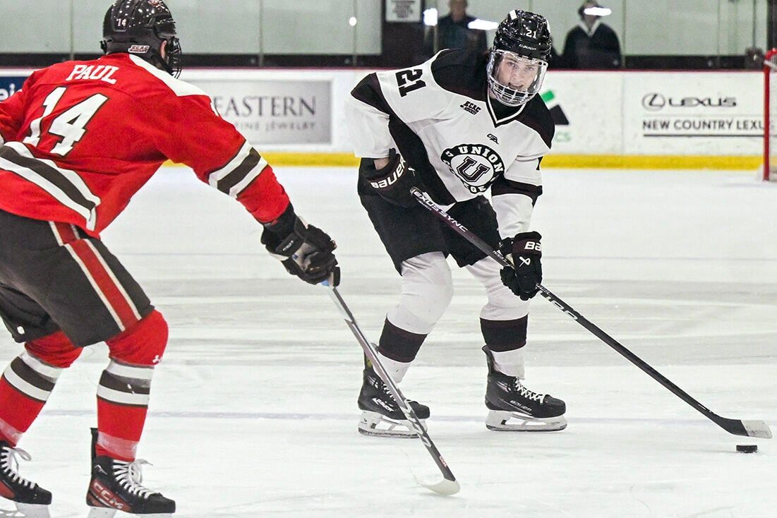 Union College Garnet Chargers at Harvard Crimson Mens Ice Hockey at Bright-Landry Hockey Center