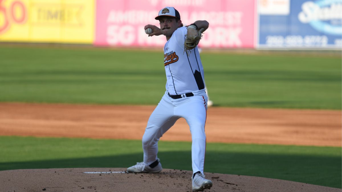 Down East Bird Dawgs at Quebec Capitales at Stade CANAC