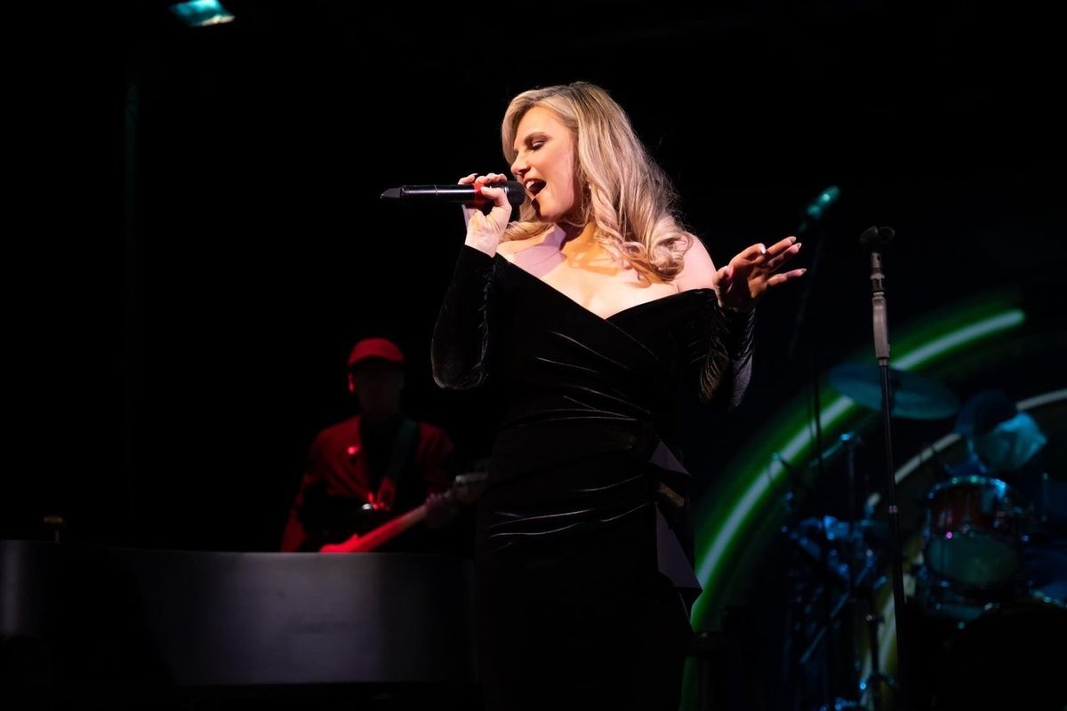 Parking Absolute Adele - Tribute to Adele