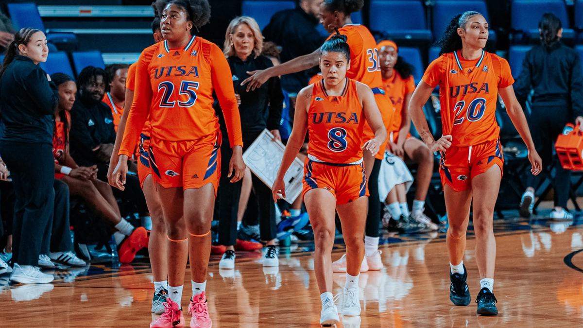 Temple Owls at UTSA Roadrunners Womens Volleyball