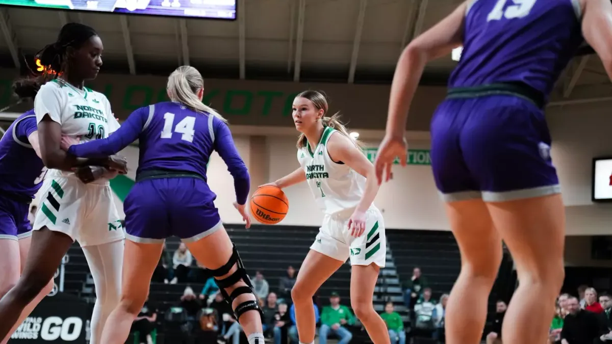 North Dakota Fighting Hawks at St. Thomas Tommies Mens Basketball