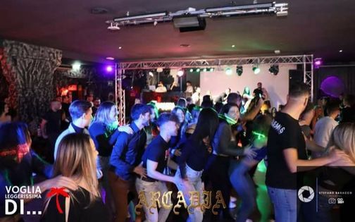 Arcadia presenta martedi revolution salsa e bachata con marco el Chino