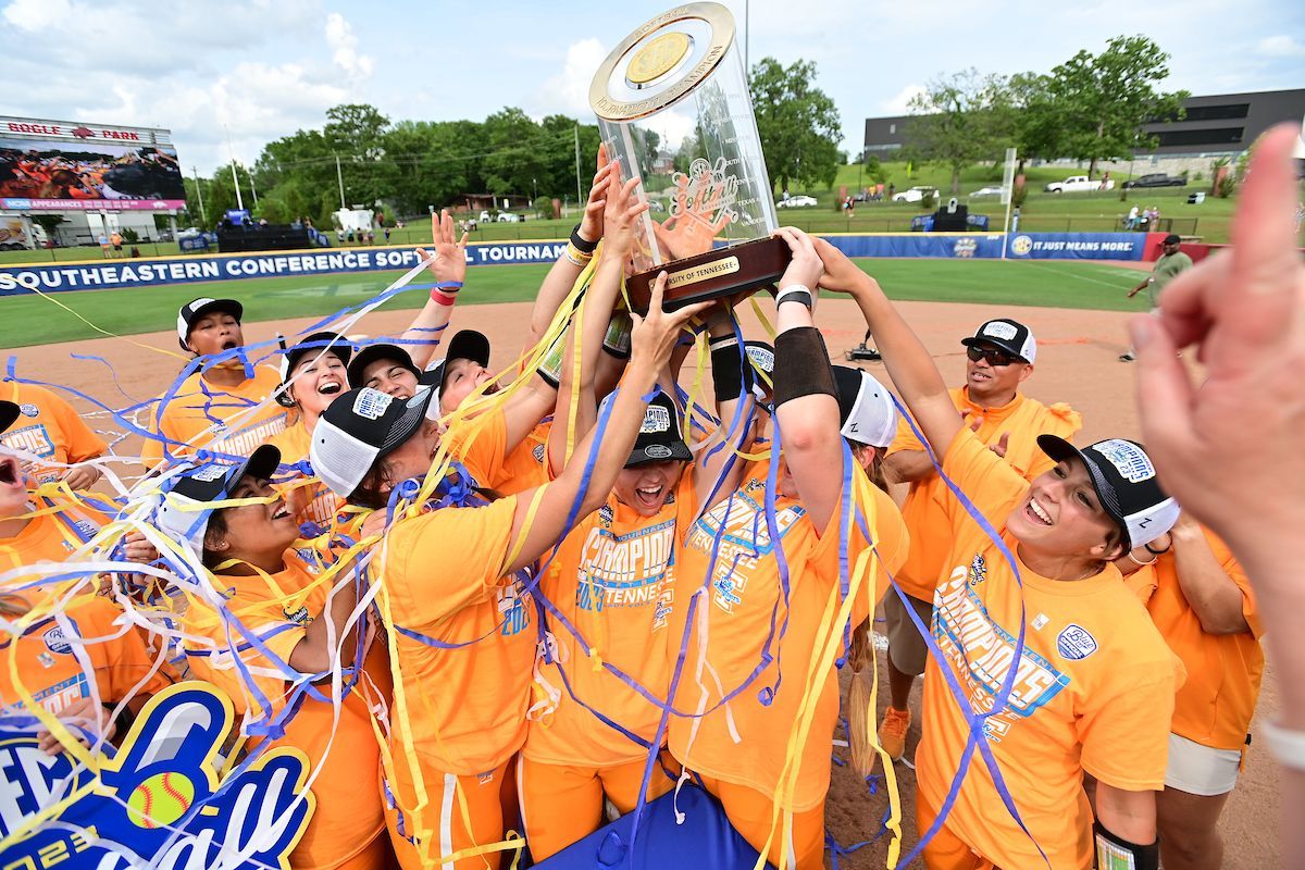 Parking Tennessee Lady Volunteers at South Carolina Gamecocks Womens Basketball