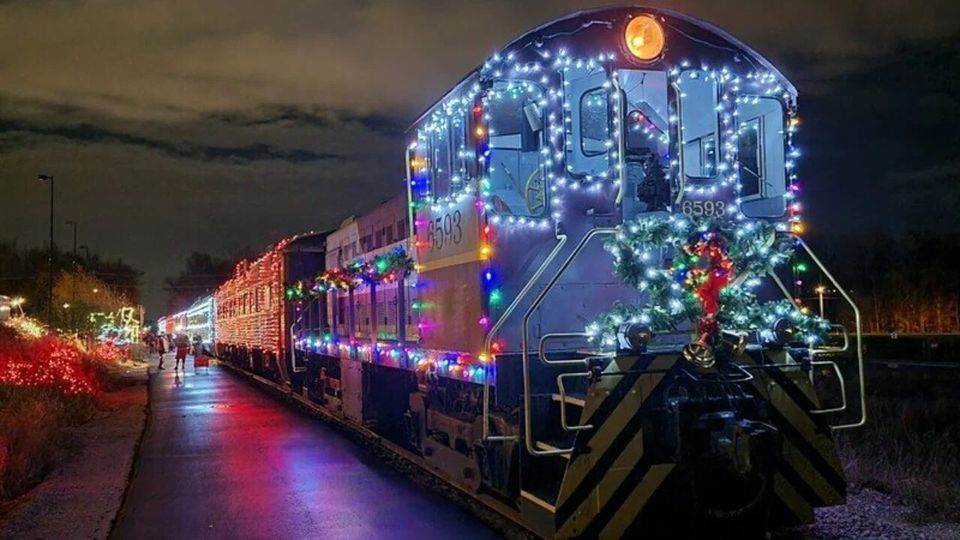 St. Jacobs Sparkles and Christmas Train | York Mills station, Toronto ...