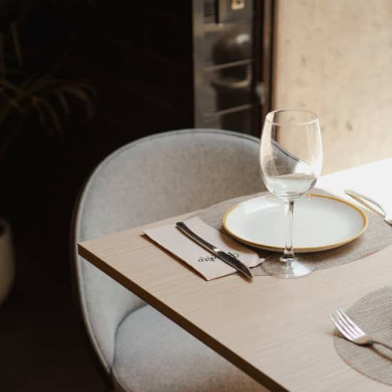 Men\u00fa en Portolito Centro + Masaje con piedras volc\u00e1nicas