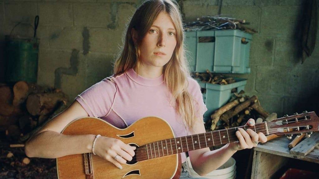 Georgia Harmer, presented by Winnipeg Folk Festival