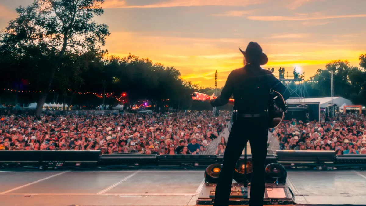 Clint Black in Wheeling