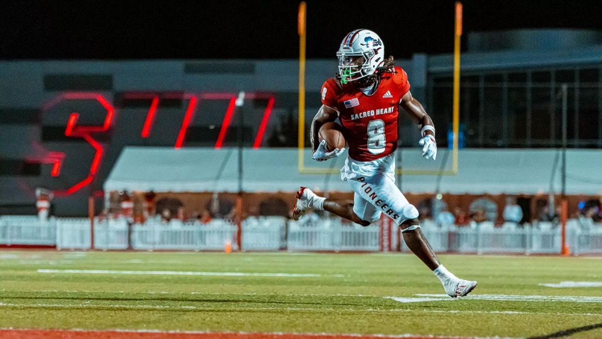 Sacred Heart Pioneers vs. Holy Cross Crusaders