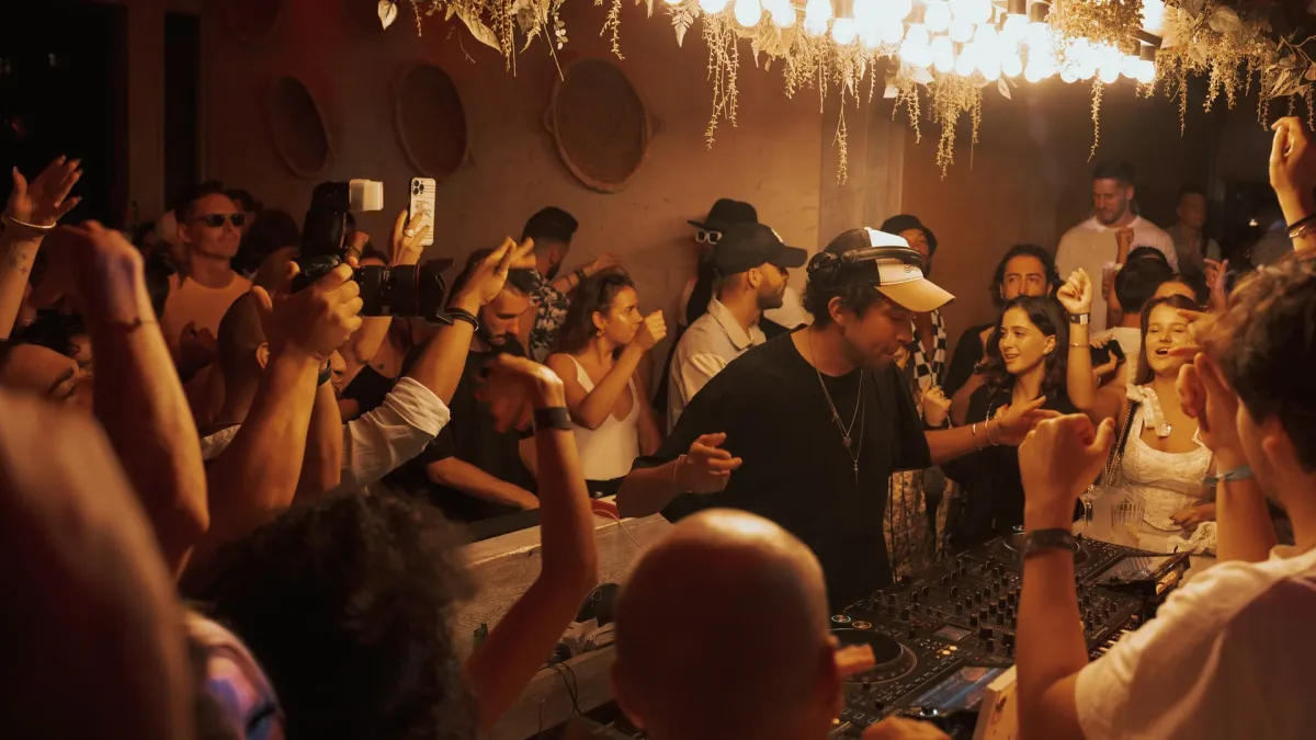 Ankho\u00ef, Nii Tei in Miami