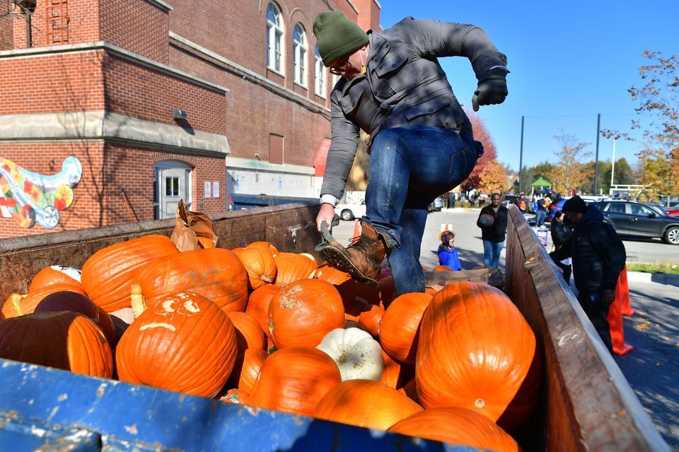 E-Xi/Nu Delta Volunteer Event: Pumpkin Smash at Morton School of ...