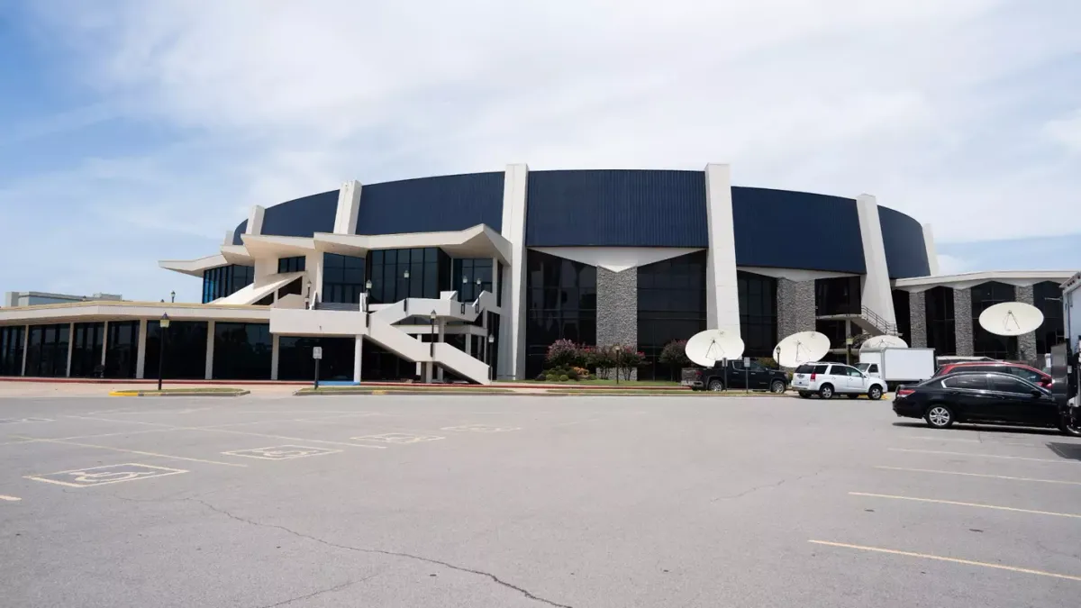 Parking Oral Roberts Golden Eagles at Kansas Jayhawks Womens Basketball
