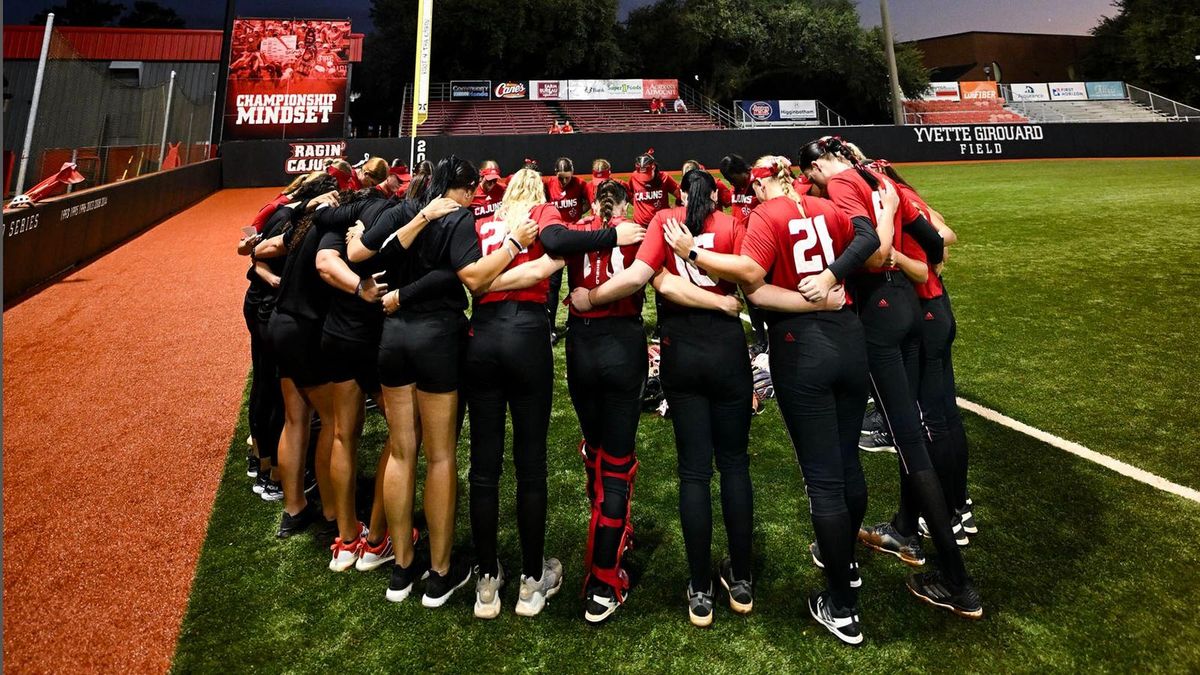 Parking Louisiana Ragin' Cajuns at Oklahoma Sooners Softball